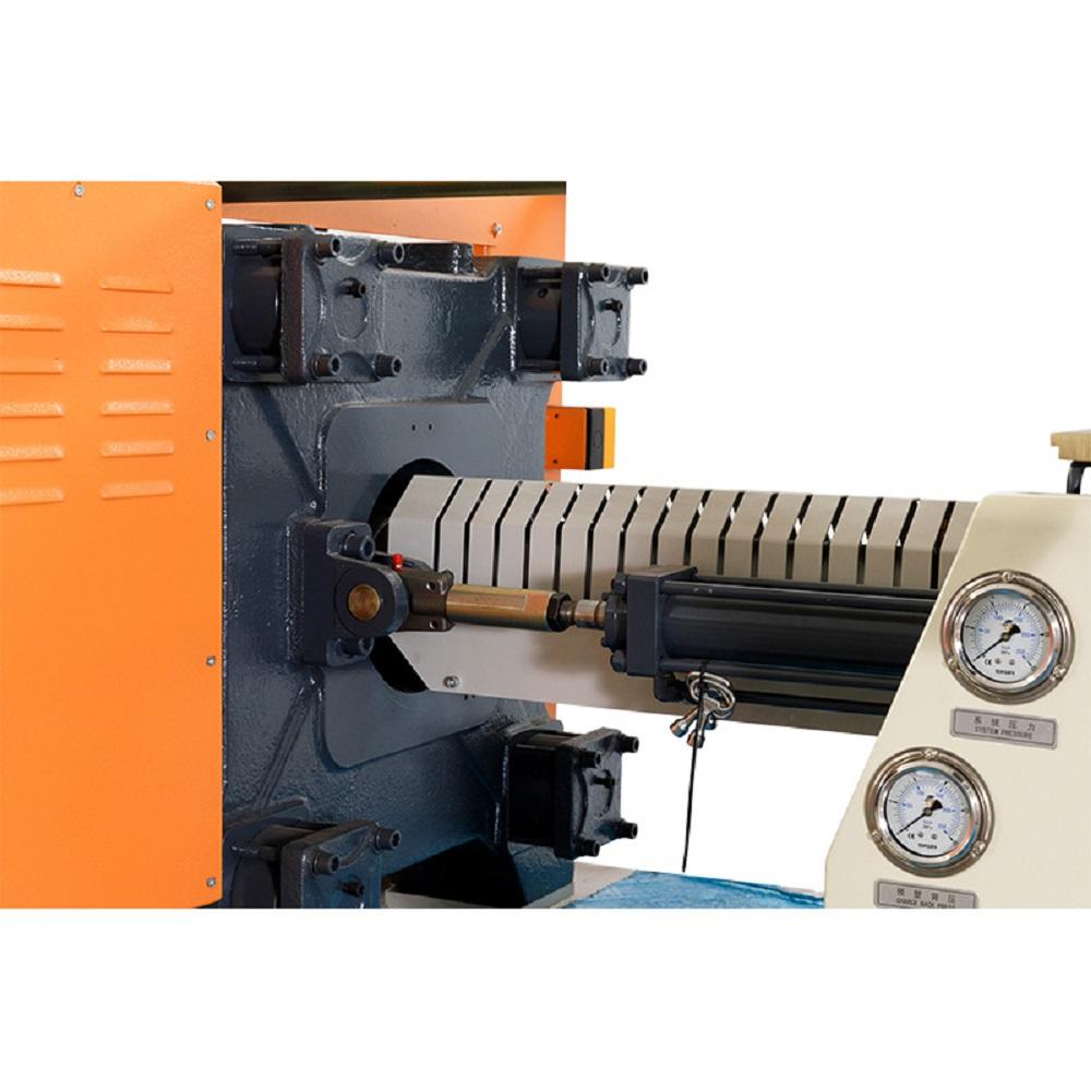 What are the cooling systems of molding machines?