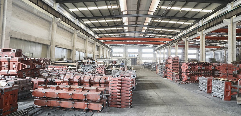 If there are some metal particles in the material, will it damage the injection machine parts?